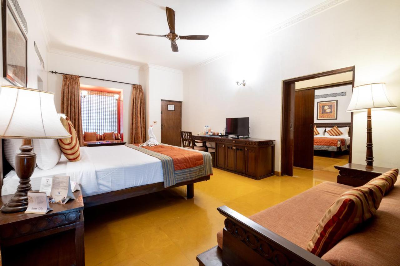 Fort Jadhavgadh -A Gadh Heritage Hotel Sasvad Εξωτερικό φωτογραφία
