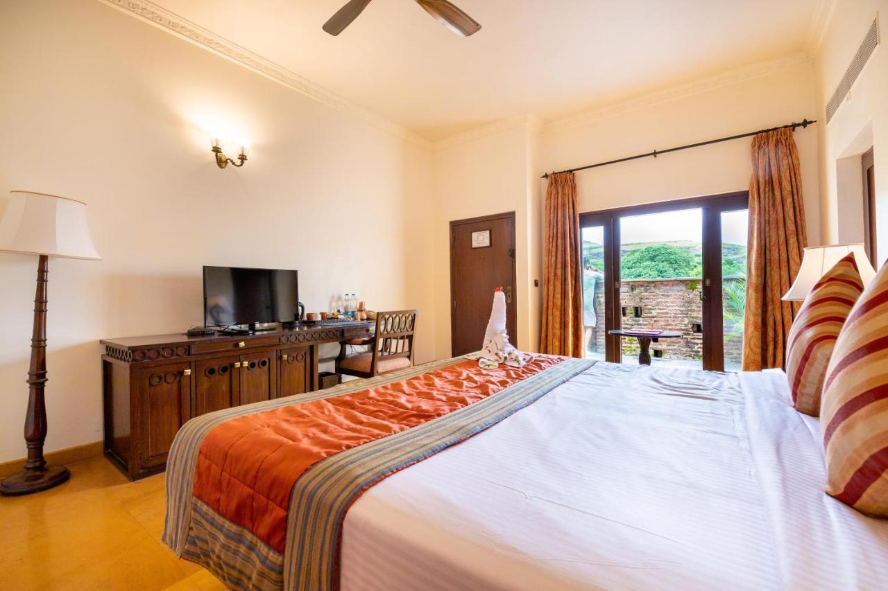 Fort Jadhavgadh -A Gadh Heritage Hotel Sasvad Εξωτερικό φωτογραφία