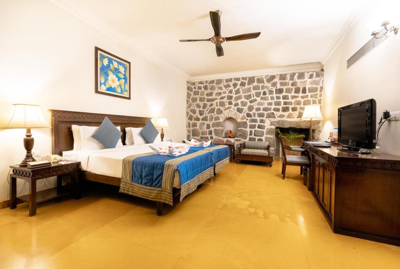 Fort Jadhavgadh -A Gadh Heritage Hotel Sasvad Εξωτερικό φωτογραφία